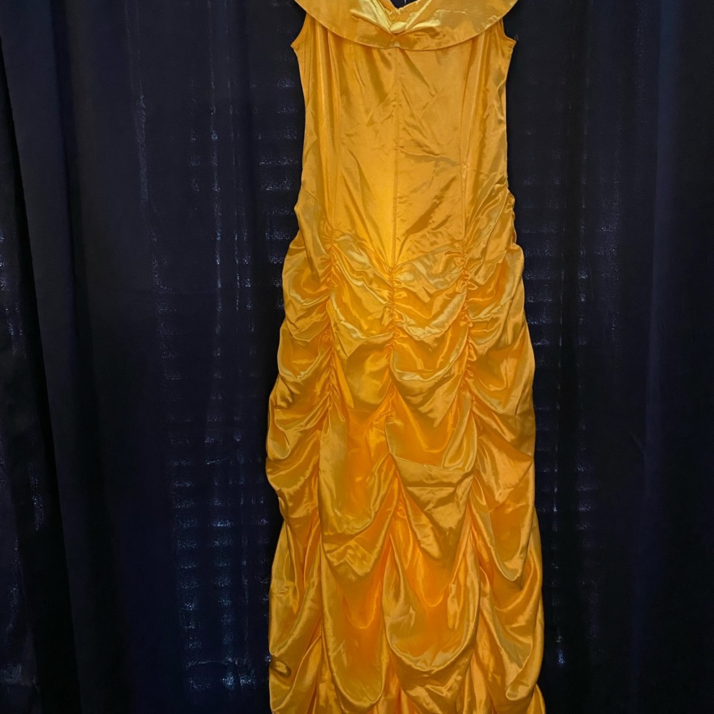 Belle cosplay